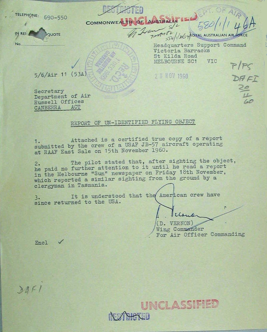 UFO Sighting Report By USAF at Australian Air Force Base,  15 Nov. 1960