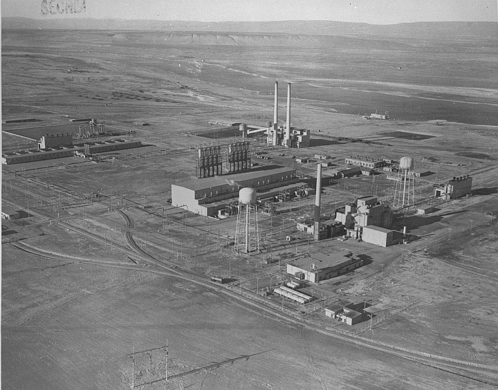 Hanford B Plant 1944